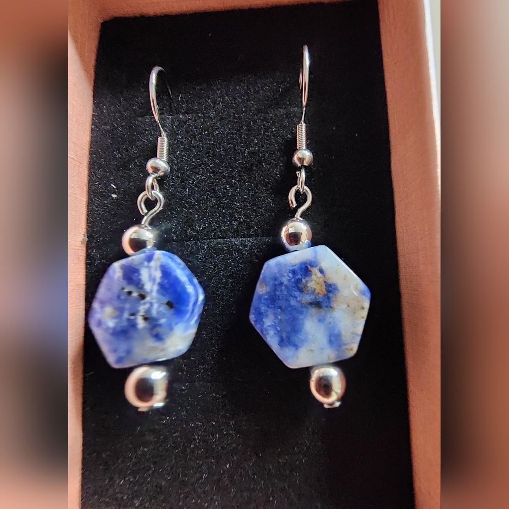 Genuine Hand-made sodalite blue hexagon-shaped earrings - Picture 2 of 2
